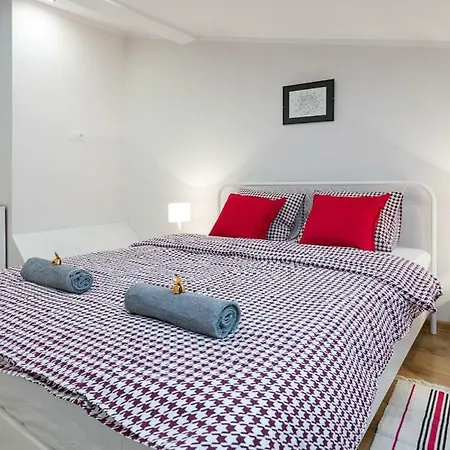 High Standard Two-leveled 5 Minutes To Wawel Castle Apartmán